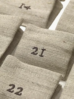 Adventskalender Pine van katoen en jute^ferm LIVING Online