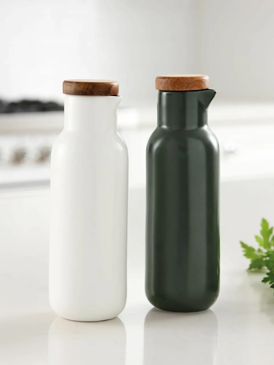 Azijn- en olie-dispenser Essentials van porselein en acaciahout, set van 2^ladelle Sale