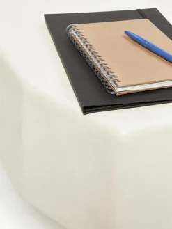 Betonnen salontafel Staffa met organische vorm^ferm LIVING Sale