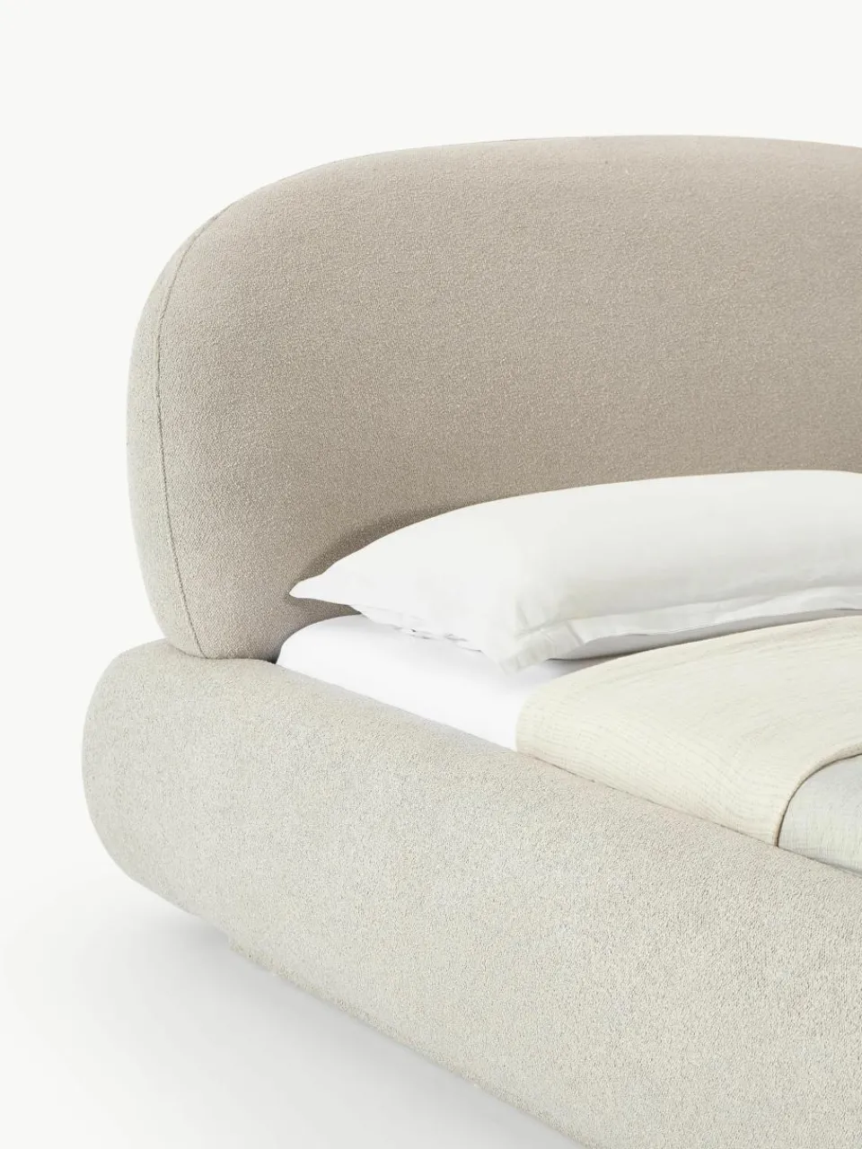 Bouclé gestoffeerd bed Alba met afgeronde hoeken^Westwing Collection Online