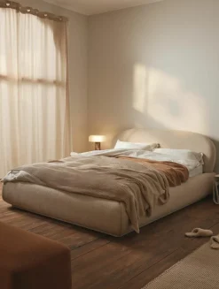 Bouclé gestoffeerd bed Alba met afgeronde hoeken^Westwing Collection Clearance