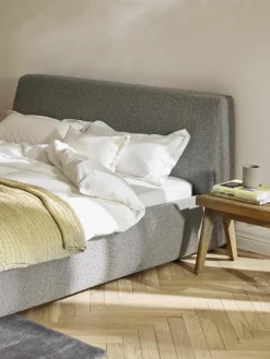 Bouclé gestoffeerd bed Cloud met opbergruimte^Westwing Collection New