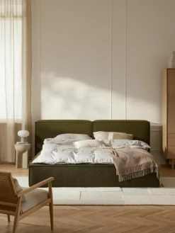 Bouclé gestoffeerd bed Lennon^Westwing Collection Online