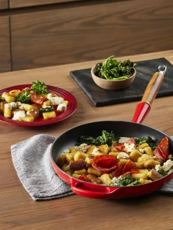 Braadpan Signature Collection uit gietijzer met houten handvat^LE CREUSET Best