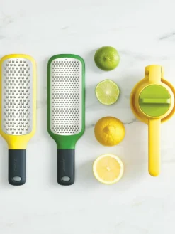 Citruspers JuiceMax van kunststof^Joseph Joseph Hot