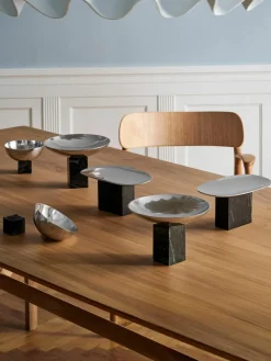 Decoratieve schaal Sapoto met marmeren voetstuk^Gejst Outlet