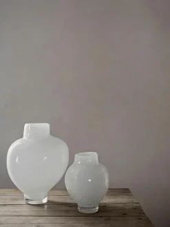 Design vaas Mila, H 29 cm^Olsson & Jensen Hot