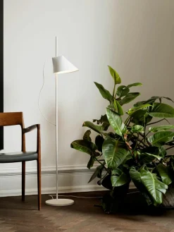 Dimbare LED leeslamp Yuh met timerfunctie^Louis Poulsen Discount