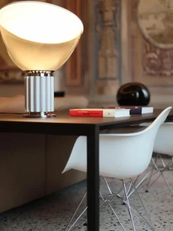 Dimbare LED tafellamp Taccia van mondgeblazen glas^Flos Online