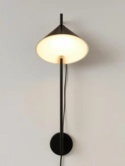 Dimbare LED wandlamp Yuh met timerfunctie^Louis Poulsen Fashion