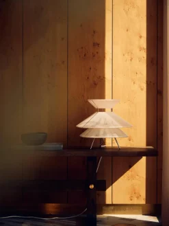 Dimbare tafellamp Kiku van linnen^Frandsen New