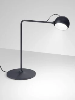 Dimbare verstelbare LED bureaulamp Ixa^Artemide Outlet