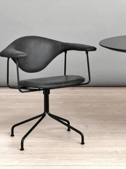 Draaibare leren bureaustoel Masculo^GUBI Clearance