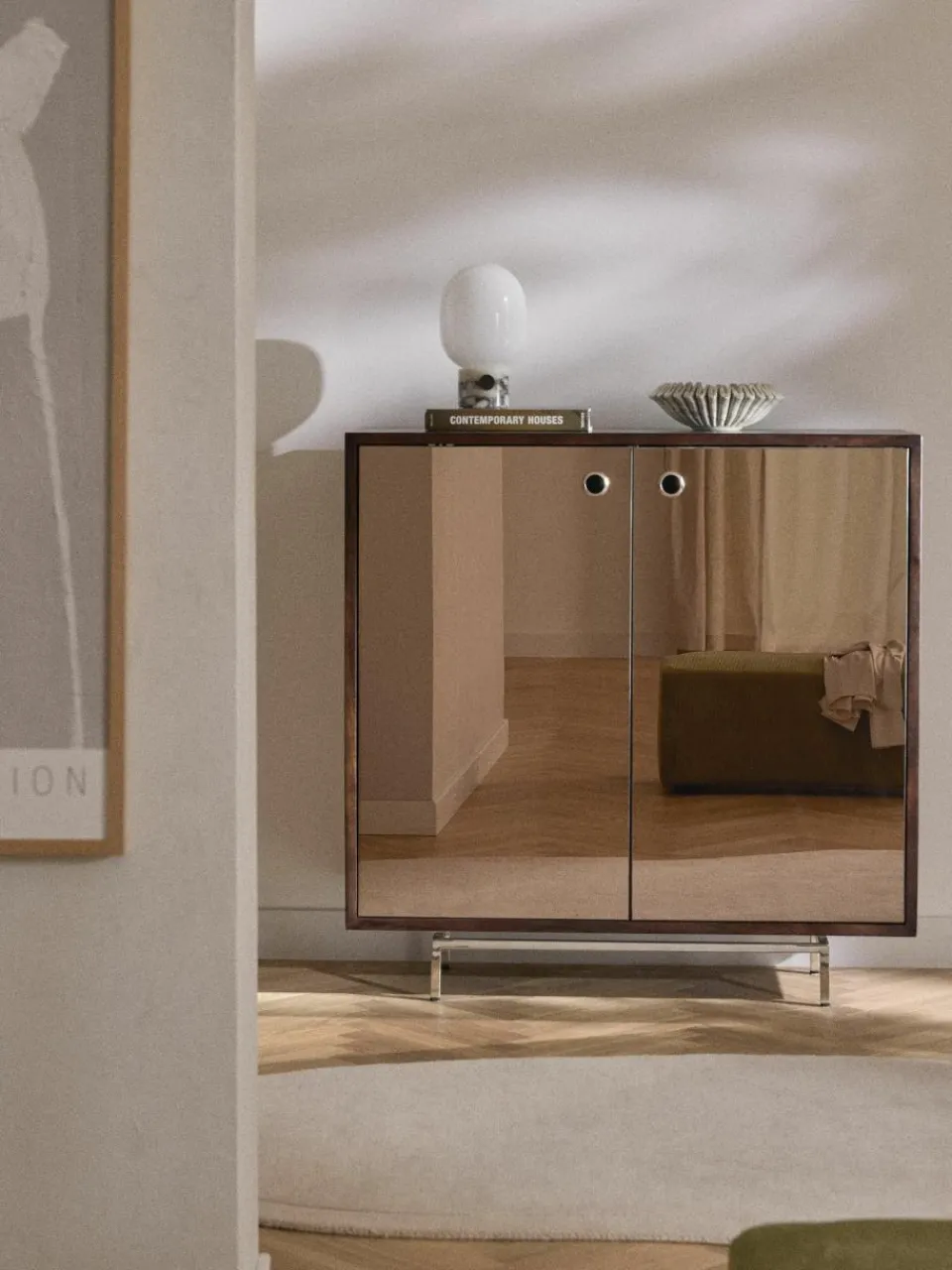 Dressoir Scarlett met spiegelglazen deuren^Westwing Collection Best