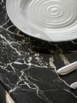 Eettafel Davidson met glazen tafelblad in marmerlook, 160 x 90 cm^Westwing Clearance