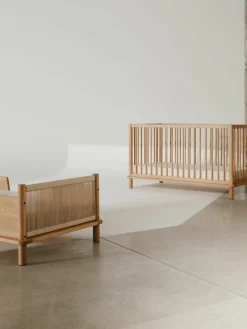 Eikenhouten babybedje Latitude met uitbouw tot ledikant, 70 x 140 cm^Nobodinoz New