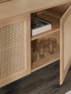 Eikenhouten dressoir Jolie met Weens vlechtwerk^Westwing Collection New