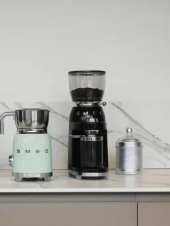 Elektrische koffiemolen 50's Style^Smeg Best