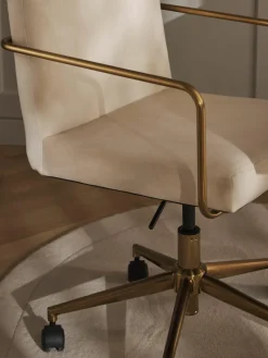 Fluwelen bureaustoel Kashya met armleuning, in hoogte verstelbaar^Westwing Collection Outlet