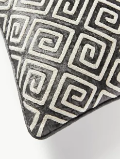 Fluwelen kussenhoes Solenne met chenille-borduurwerk^Westwing Collection Clearance