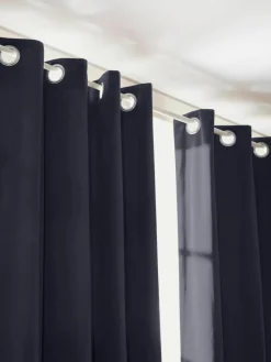 Fluwelen verduisteringsgordijn Rush met oogjes, 2 stuks^Westwing Collection Outlet