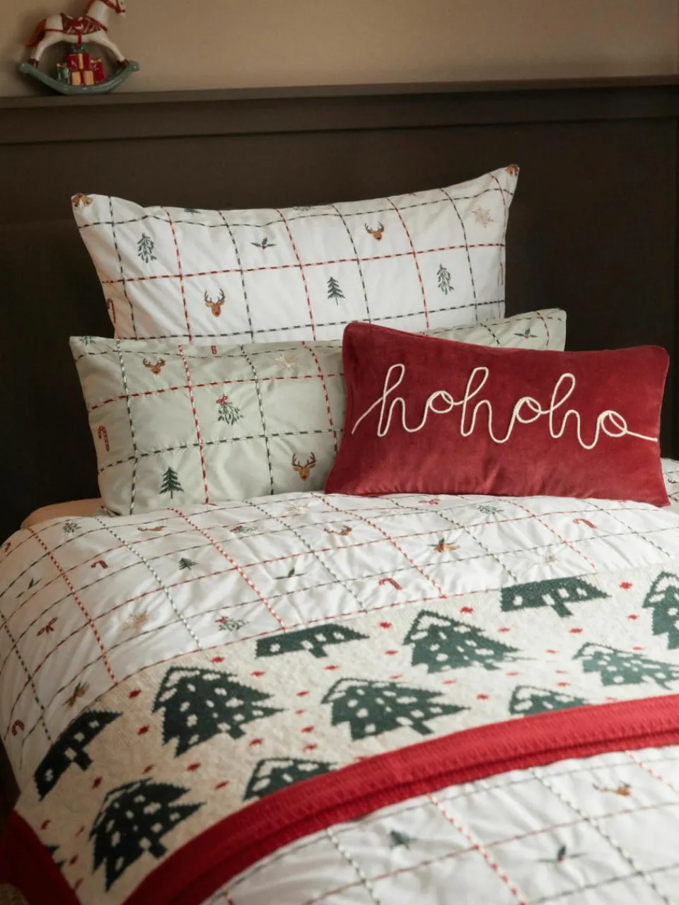 Geborduurd dekbedovertrek Rudy van perkalkatoen met kerstmotieven^Westwing Collection Fashion