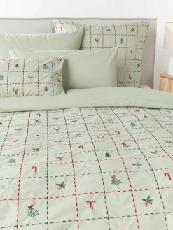 Geborduurd katoenen perkal kussensloop Rudy met kerstmotieven^Westwing Collection Clearance