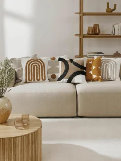 Geborduurde katoenen kussenhoes Reza met hoog-laag structuur^Westwing Collection New