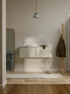 Gecanneleerde schoenenkast Shea voor wandmontage met opvouwbare vakken^Westwing Collection Best
