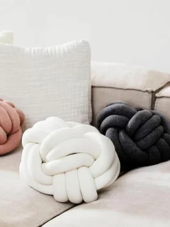 Geknoopt kussen Twist^Westwing Collection Outlet
