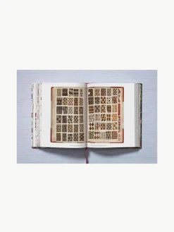Geïllustreerde boeken The Book of Printed Fabrics. From the 16th century until today, set van 2^Westwing New