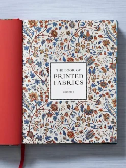 Geïllustreerde boeken The Book of Printed Fabrics. From the 16th century until today, set van 2^Westwing New
