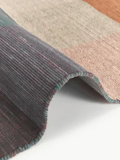 Geruit wollen vloerkleed Bliss met franjes^Westwing Collection New