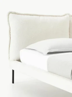 Gestoffeerd bed Amelia van teddy bouclé^Westwing Collection Clearance