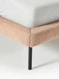 Gestoffeerd bed Amelia van teddy bouclé^Westwing Collection Sale