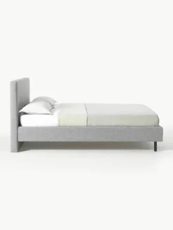 Gestoffeerd bed Giulia met houten poten^Westwing Collection Outlet