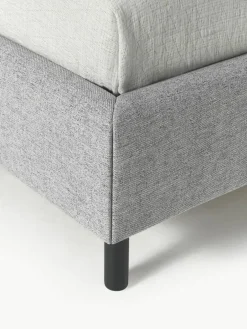 Gestoffeerd bed Giulia met houten poten^Westwing Collection Outlet