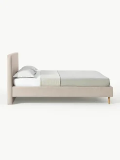 Gestoffeerd bed Giulia met houten poten^Westwing Collection Best
