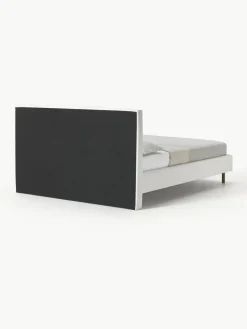 Gestoffeerd bed Giulia met houten poten^Westwing Collection Sale