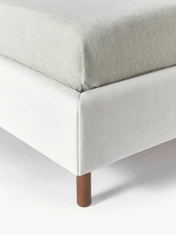 Gestoffeerd bed Giulia met houten poten^Westwing Collection Sale