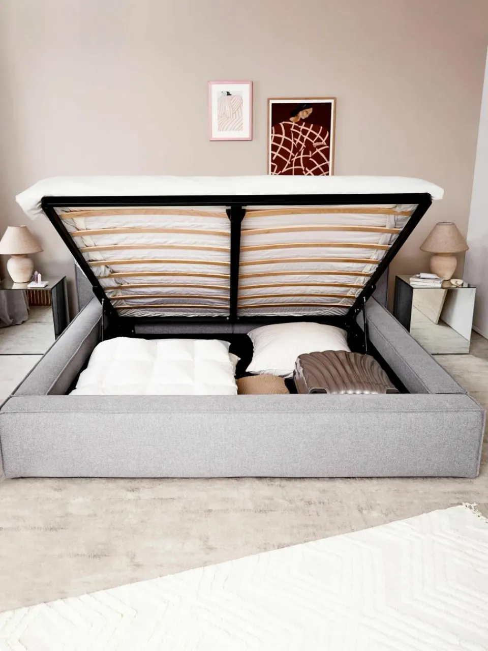 Gestoffeerd bed Lennon met opbergruimte^Westwing Collection Fashion