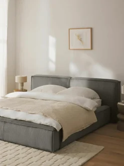 Gestoffeerd bed Lennon van corduroy^Westwing Collection Hot