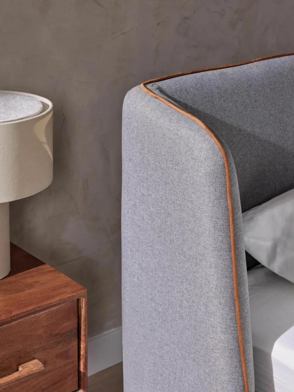 Gestoffeerd bed Luma met hoofdeinde^Westwing Collection Hot