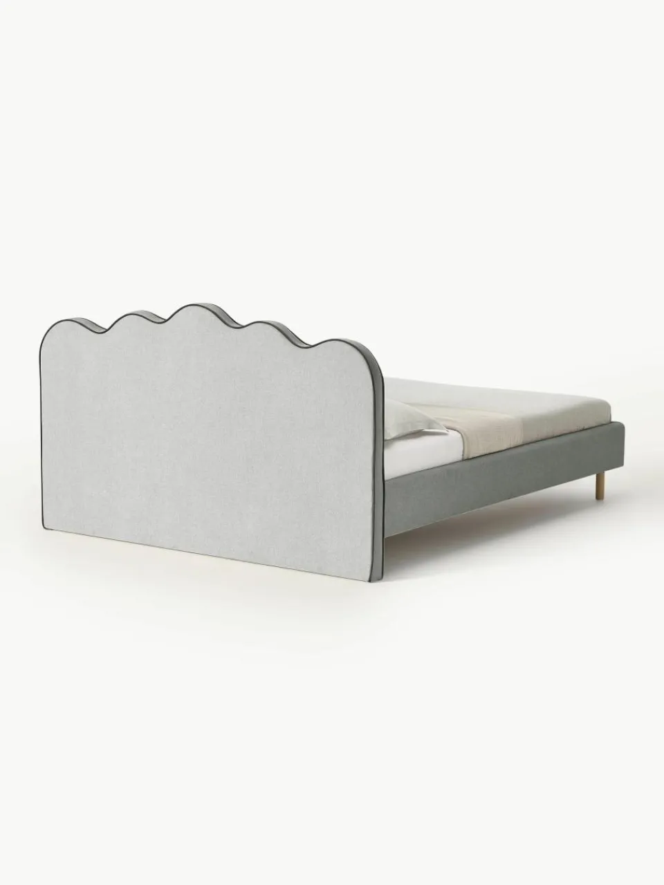 Gestoffeerd bed Romy met golvend hoofdeinde^Westwing Collection Fashion