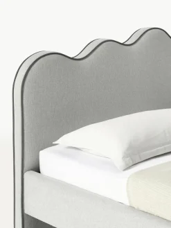 Gestoffeerd bed Romy met golvend hoofdeinde^Westwing Collection Fashion