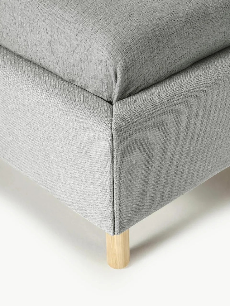 Gestoffeerd bed Romy met golvend hoofdeinde^Westwing Collection Fashion