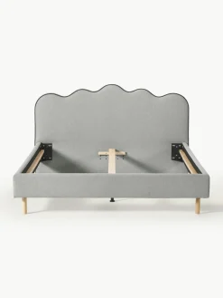 Gestoffeerd bed Romy met golvend hoofdeinde^Westwing Collection Fashion