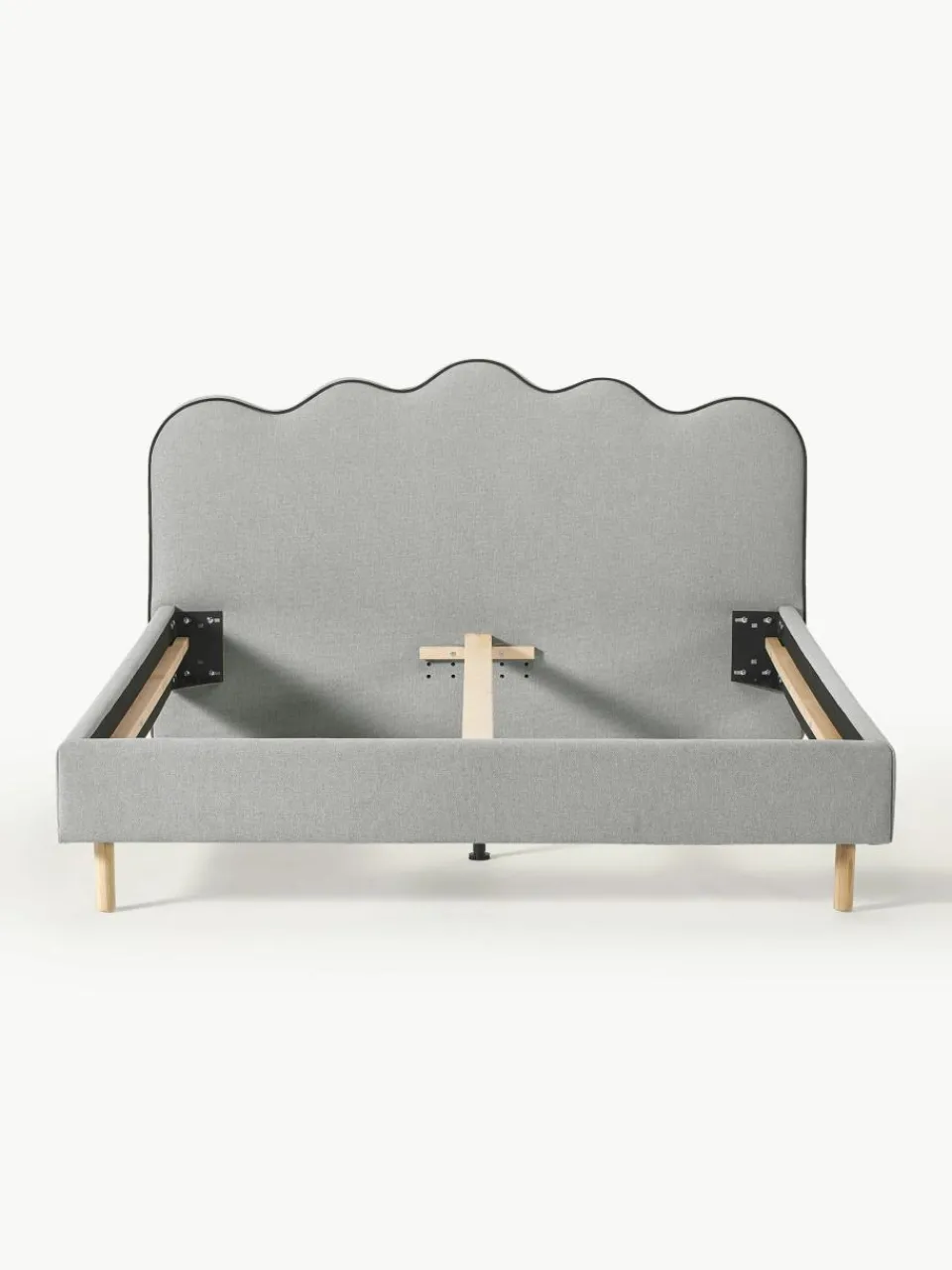 Gestoffeerd bed Romy met golvend hoofdeinde^Westwing Collection Fashion