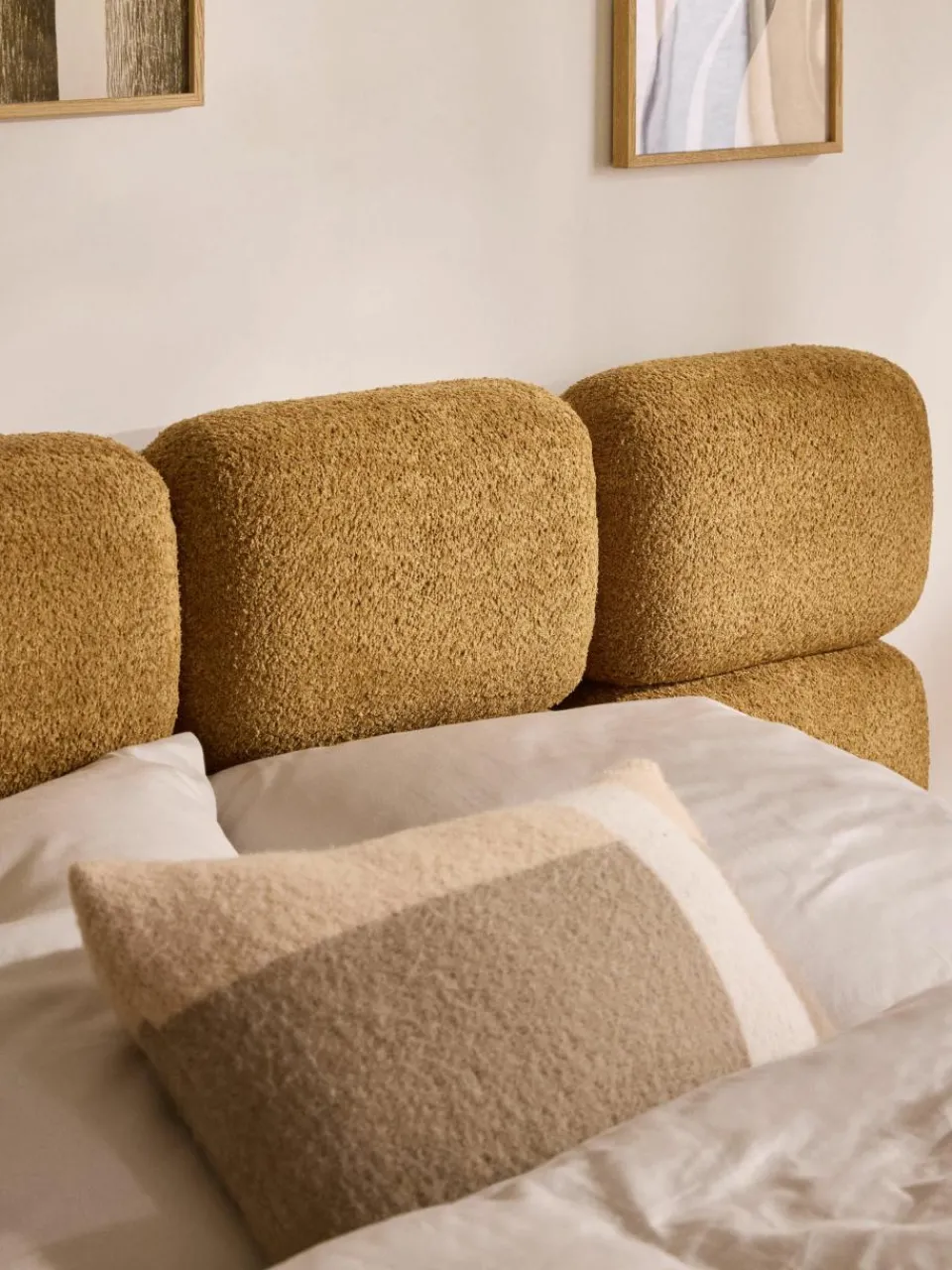 Gestoffeerd bed Tayla van teddy bouclé met opbergruimte^Westwing Collection Fashion
