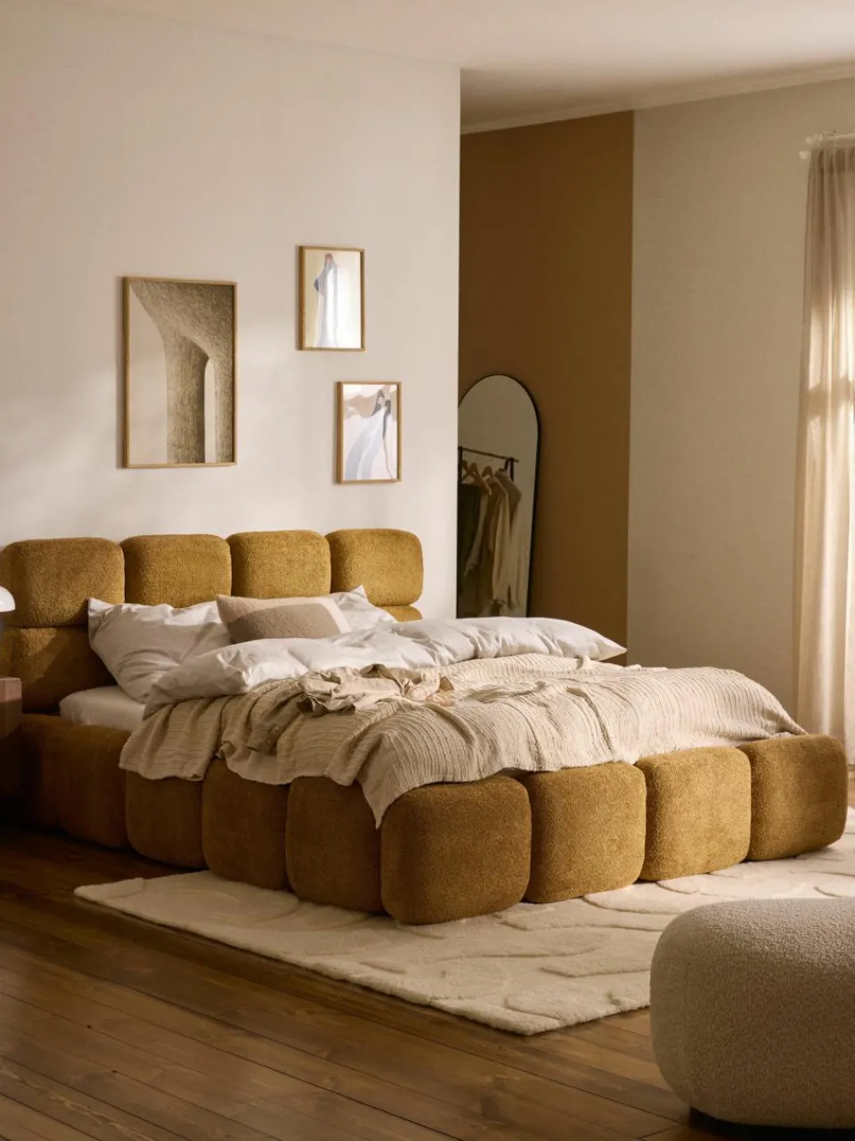 Gestoffeerd bed Tayla van teddy bouclé met opbergruimte^Westwing Collection Fashion